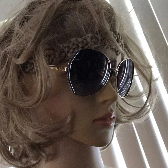 Vintage Jennifer Lopez sunglasses with free large case Jennifer Lopez Proves the Perfect Accent to a Sweatsuit Is a  main image 3
